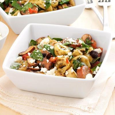 salada mediterrânea de tortellini