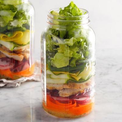 salada diy em uma jarra