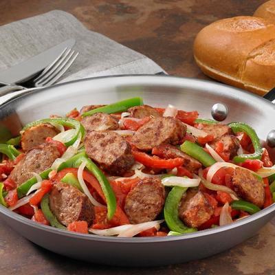 johnsonville salsicha italiana, cebolas e frigideira de pimentos