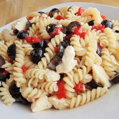 salada de macarrão mediterrânea