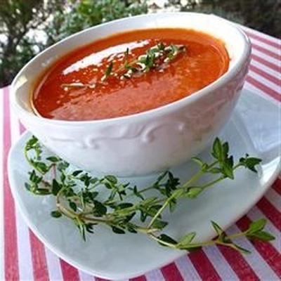 sopa de pimentão vermelho assado