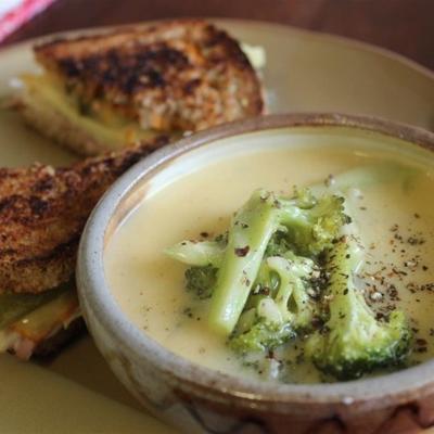 sopa de queijo de brócolis vi