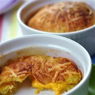 o saboroso pudim de pão e queijo de sarah