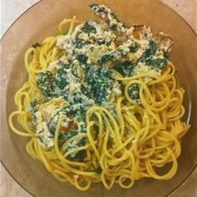 cogumelo de espinafre e fettuccine de ricota