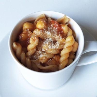 sopa de massa de tomate de grão de bico