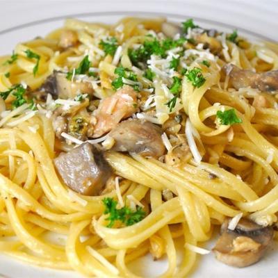 molho de amêijoas com linguine