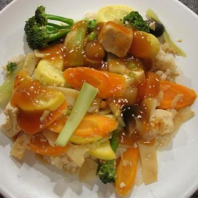 vegetais e tofu salteados