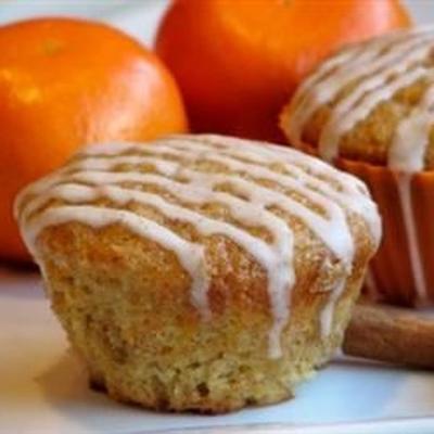 muffins de bolo de cenoura com glacê de canela