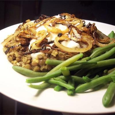 lentilhas e arroz com cebola frita (mujadarrah)
