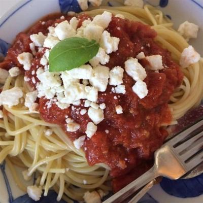 Spaghettini de manjericão tomate