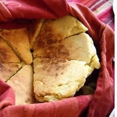 pão argelino bouzgene berber com molho de pimenta assada