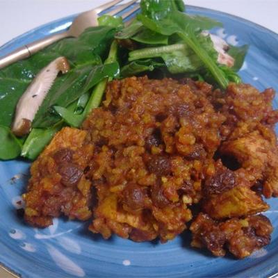 frango ao curry e caçarola de arroz integral