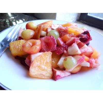 salada de frutas frescas no verão