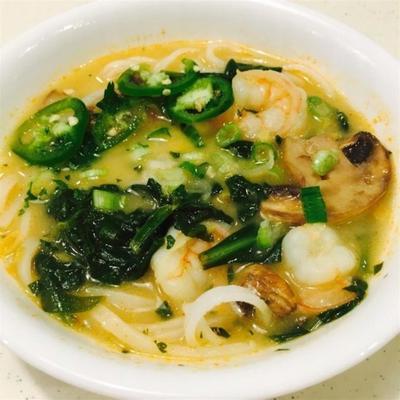 sopa de coco tailandesa autêntica