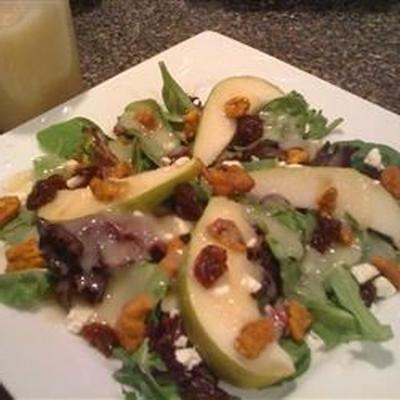 pêra fresca e salada de cereja com vinagrete de pêra de baunilha