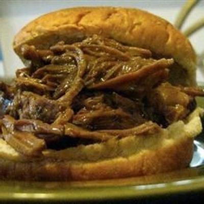 carne de peito de carne cozida lentamente e estilo texano