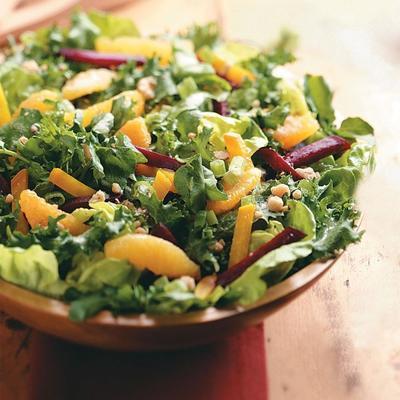 salada de beterraba com molho de laranja e nozes