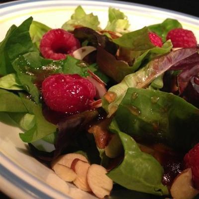 salada de espinafre e boysenberry de pati