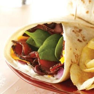 espinafre, envoltório de pastrami
