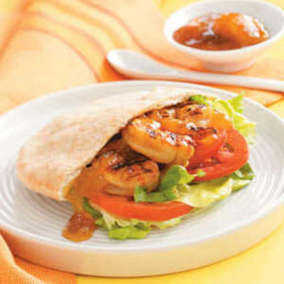 camarão grelhado curry-manga po'boys