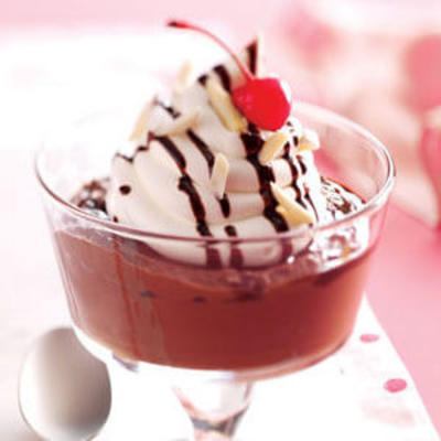 sundae de pudim de chocolate escuro