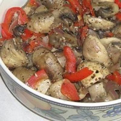 cogumelos marinados com pimentão vermelho
