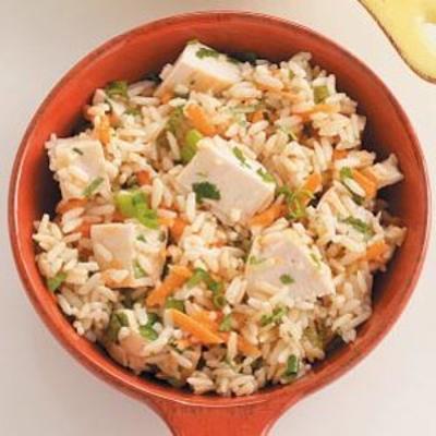 salada de arroz integral de amêndoa