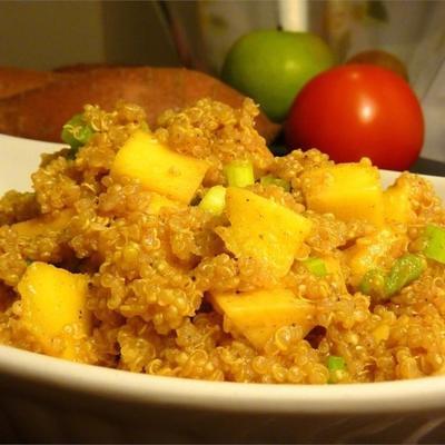 salada de quinoa ao curry com manga