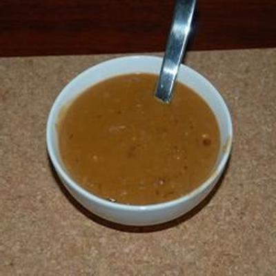 molho de amendoim e tamarindo