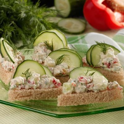 mais do que sanduíches de pepino