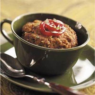 bolo de carne em uma caneca (por um)