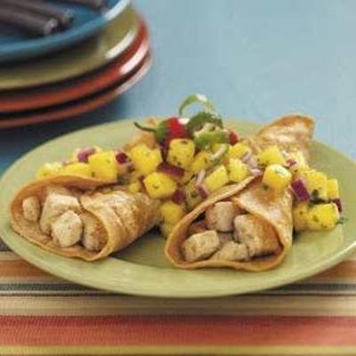 tacos de frango com abacaxi manga pico de gallo