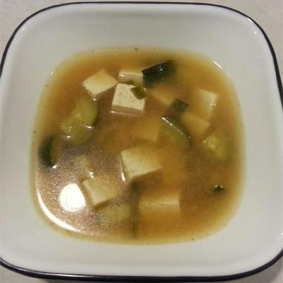 rápido e simples corenho doenjang chigae (pasta de feijão / sopa de tofu)