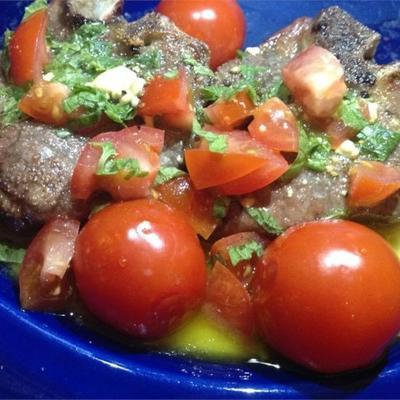 Molho de hortelã-tomate para cordeiro