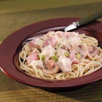 macarrão cordon bleu de peru