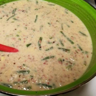 Sopa cremosa de feijão verde e batata