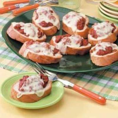 salgadinhos de salsicha