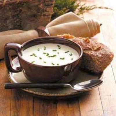 creme de sopa de brie e alho-poró