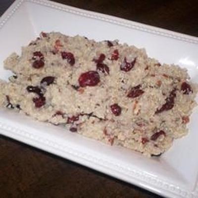 salada de quinoa-cranberry com nozes