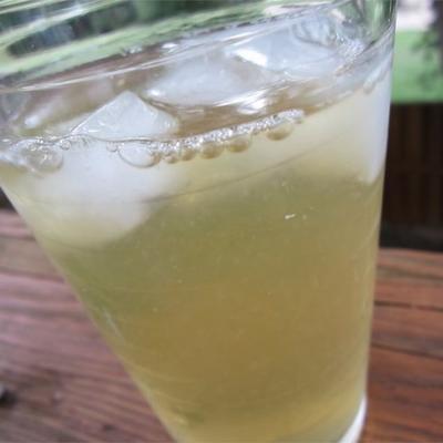 limonada do chá verde cintilante