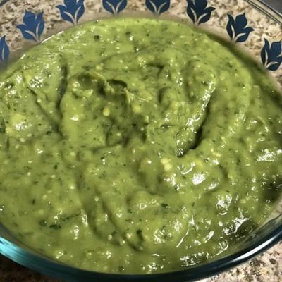 salsa verde média de guacamole