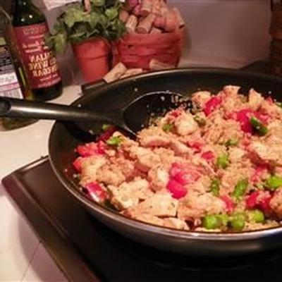 quinoa com frango, aspargos e pimentão vermelho