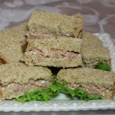 propagação do sanduíche da salada do presunto e do ovo