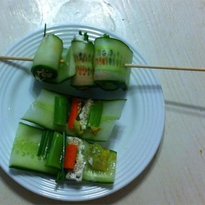 rolos de sushi mini pepino