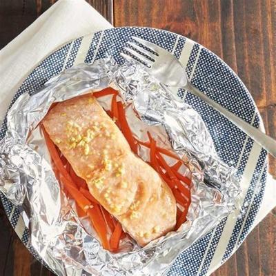 salmão de gengibre com gergelim