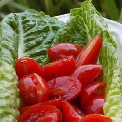 salada de tomate de uva rápida e fresca