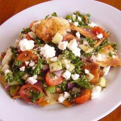 salada fattoush árabe