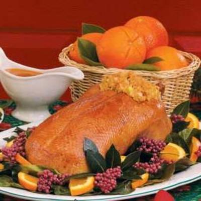 pato assado com esmalte laranja