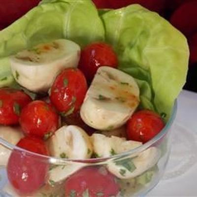 salada de tomate e cogumelo