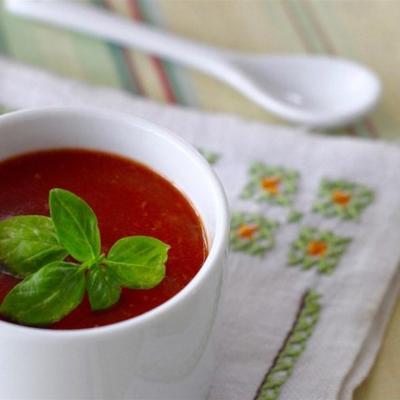 sopa de tomate manjericão parmesão